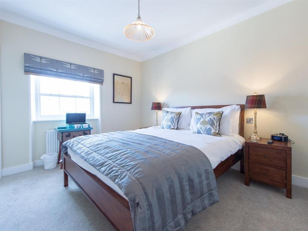 Darwin'S Townhouse Bed & Breakfast Shrewsbury Ruang foto A bedroom at the hotel