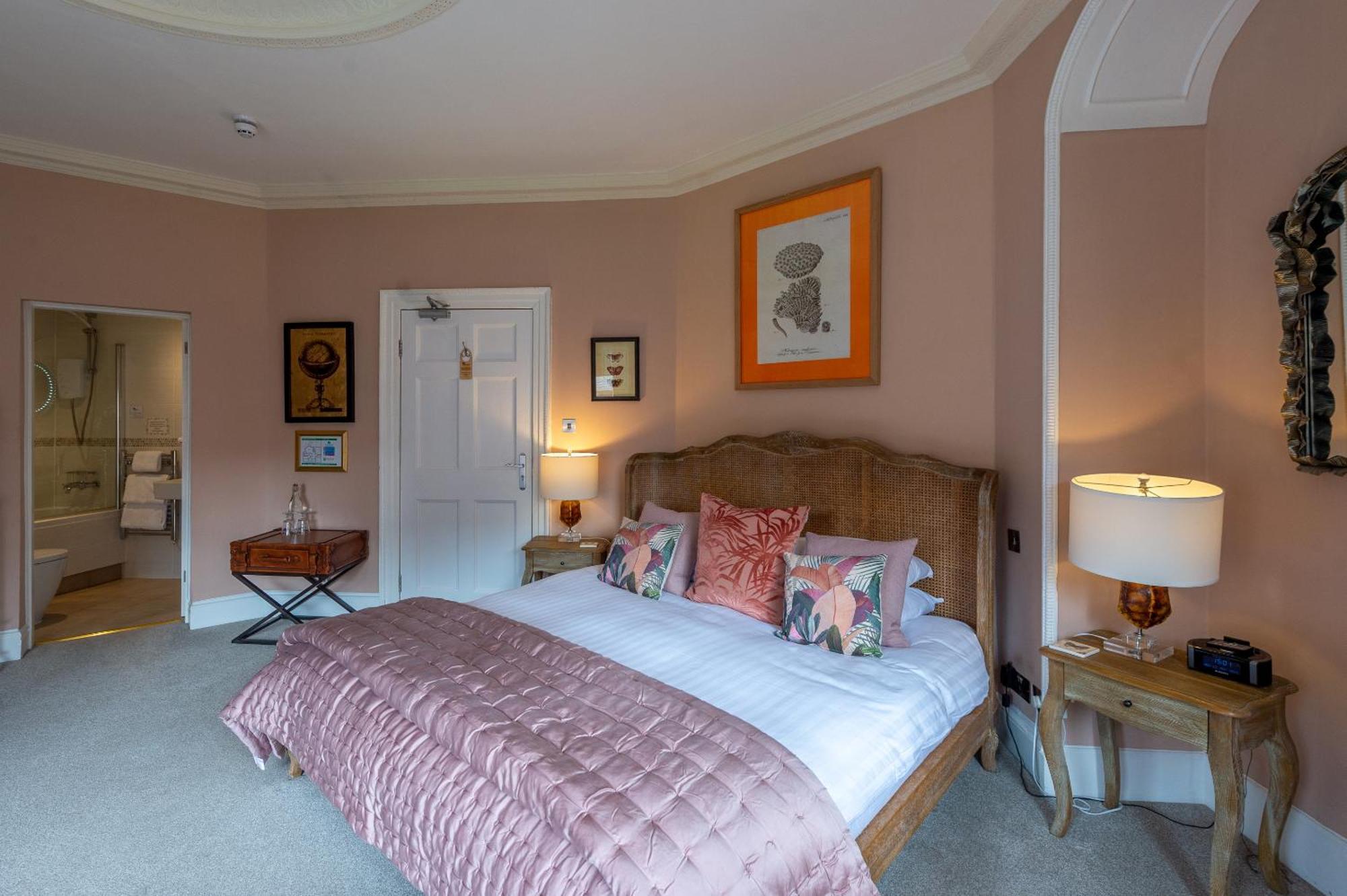 Darwin'S Townhouse Bed & Breakfast Shrewsbury Ruang foto A bedroom at the hotel